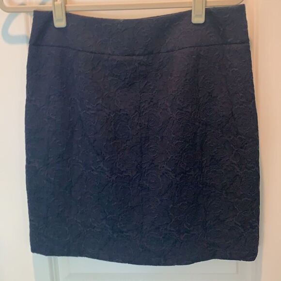 Ann Taylor navy textured skirt - Picture 4 of 9
